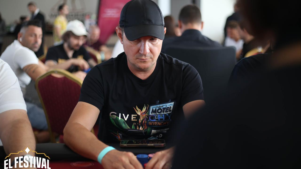 Ángel Stanescu triplica su stack 