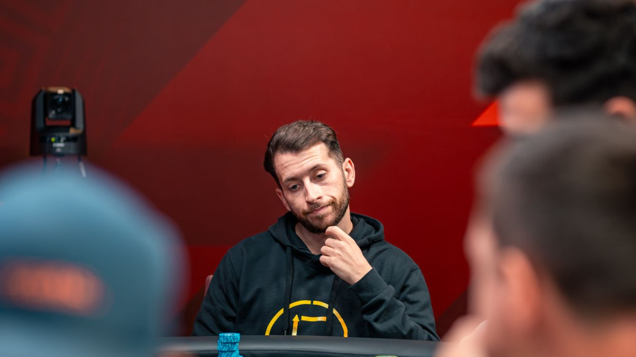 Roberto Pires, primer eliminado de la mesa final ESPT Sevilla 