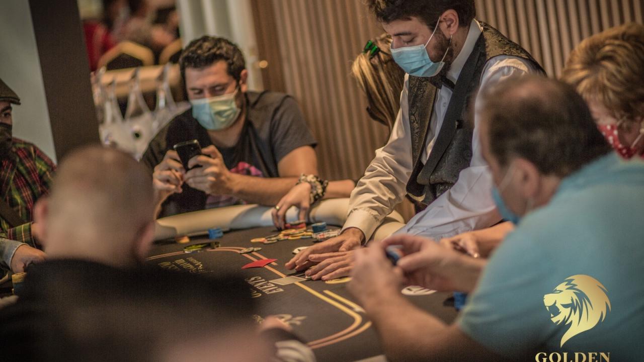 Ángel Guindano elimina a un rival 