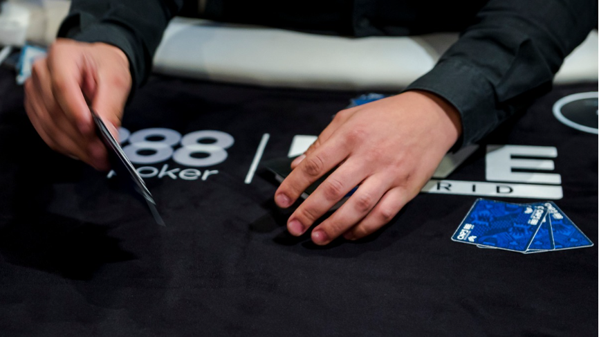 Ahora sí… ¡Shuffle Up & Deal en el Main Event y en el HR!