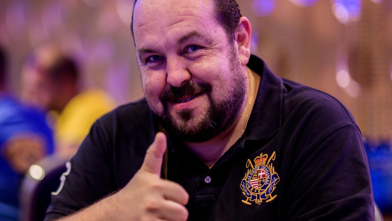 Descanso de la cena para el primer grupo en el Main Event