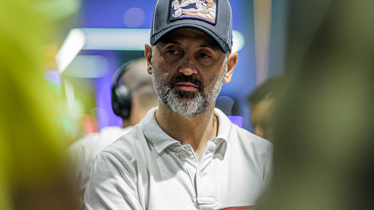 El AK de Carlos Ávila "Charly Bukket" salta por los aires