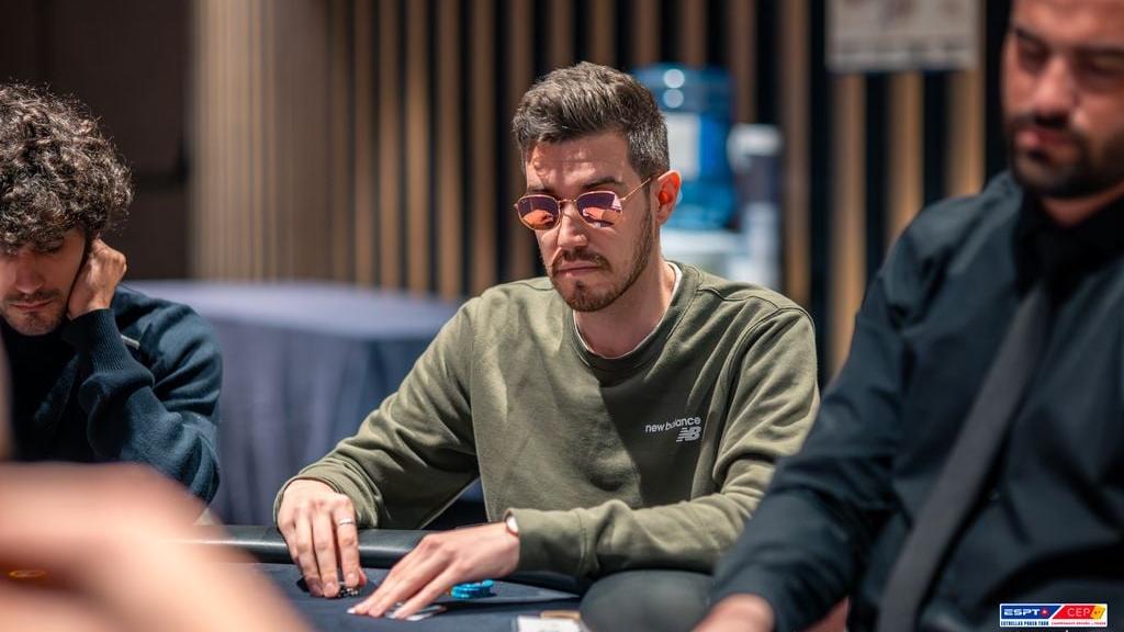 Michael Smith manda a Jorge Palomino al rincón de pensar