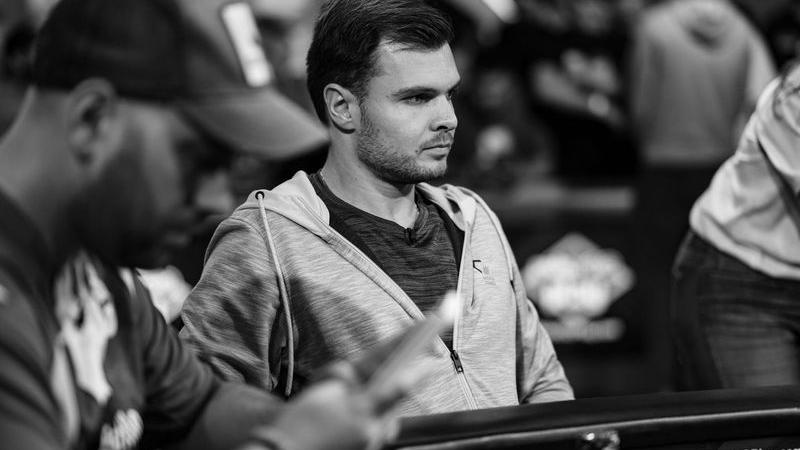 El italiano Daniel Holzner, al rail en 9ª posición del Main Event WSOP