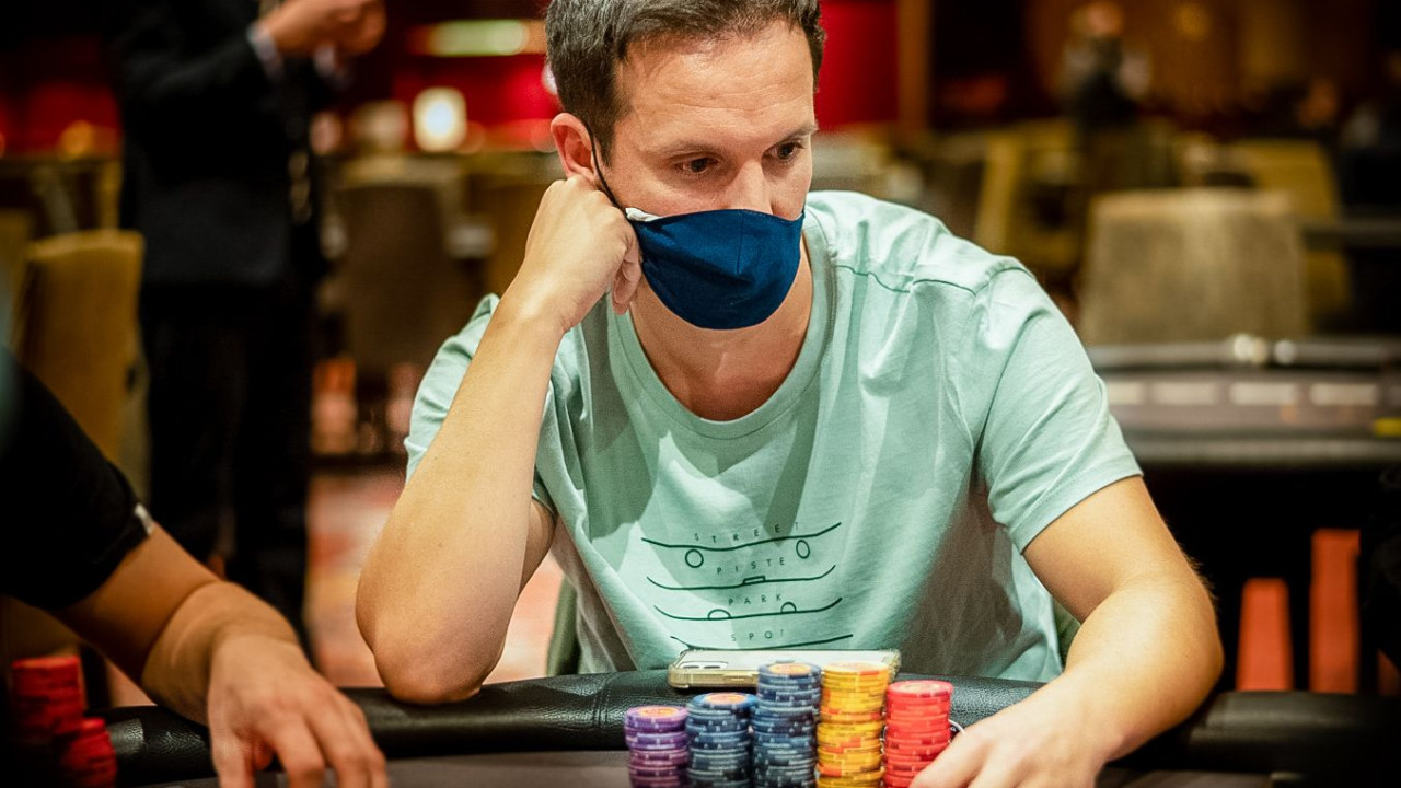 Pablo Beltrán le pilla con el carrito del helado a MissVanda