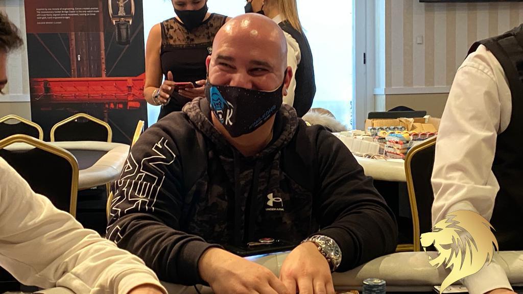 !Dani Rueda llega y se dobla!