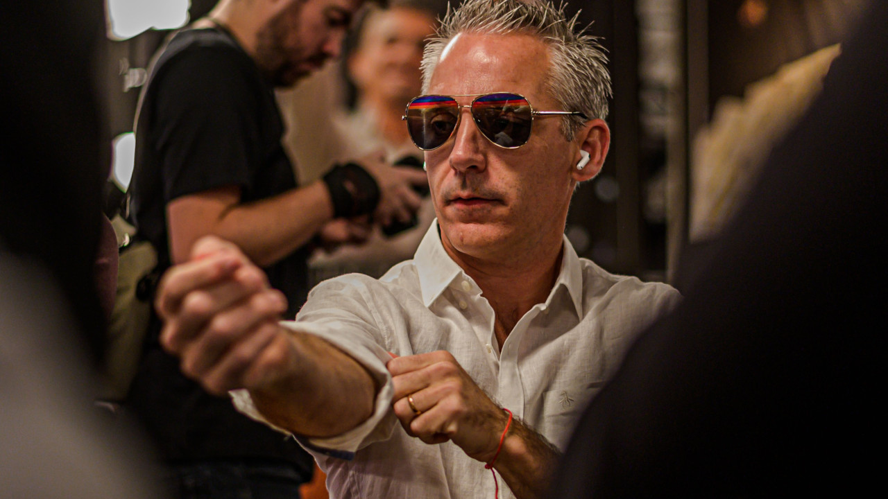 Split pot en el primer all-in de Damian Salas