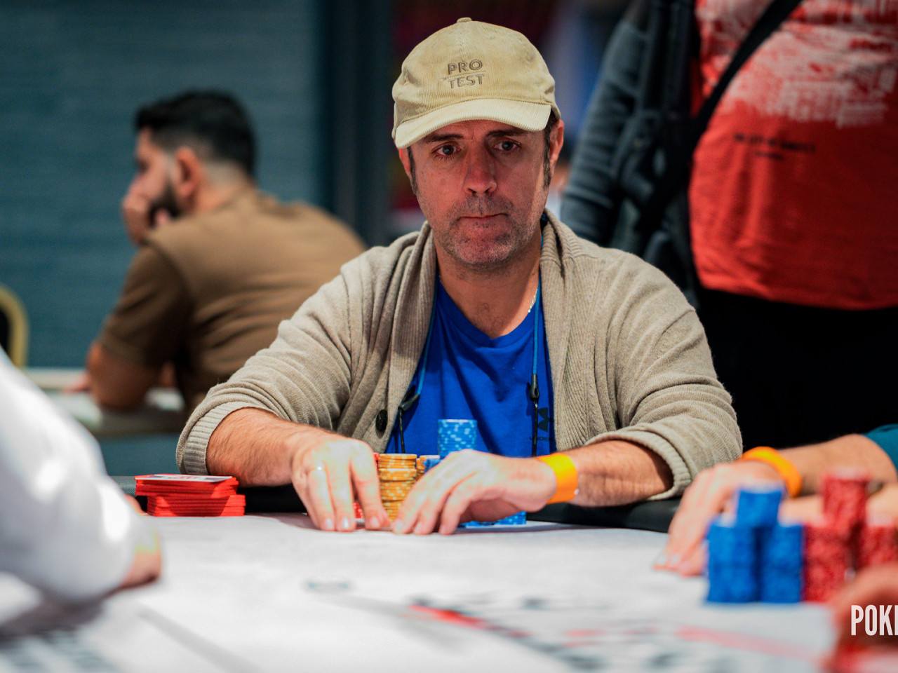 Óscar Fernández lidera el Main Event de SIXERS más multitudinario de la historia