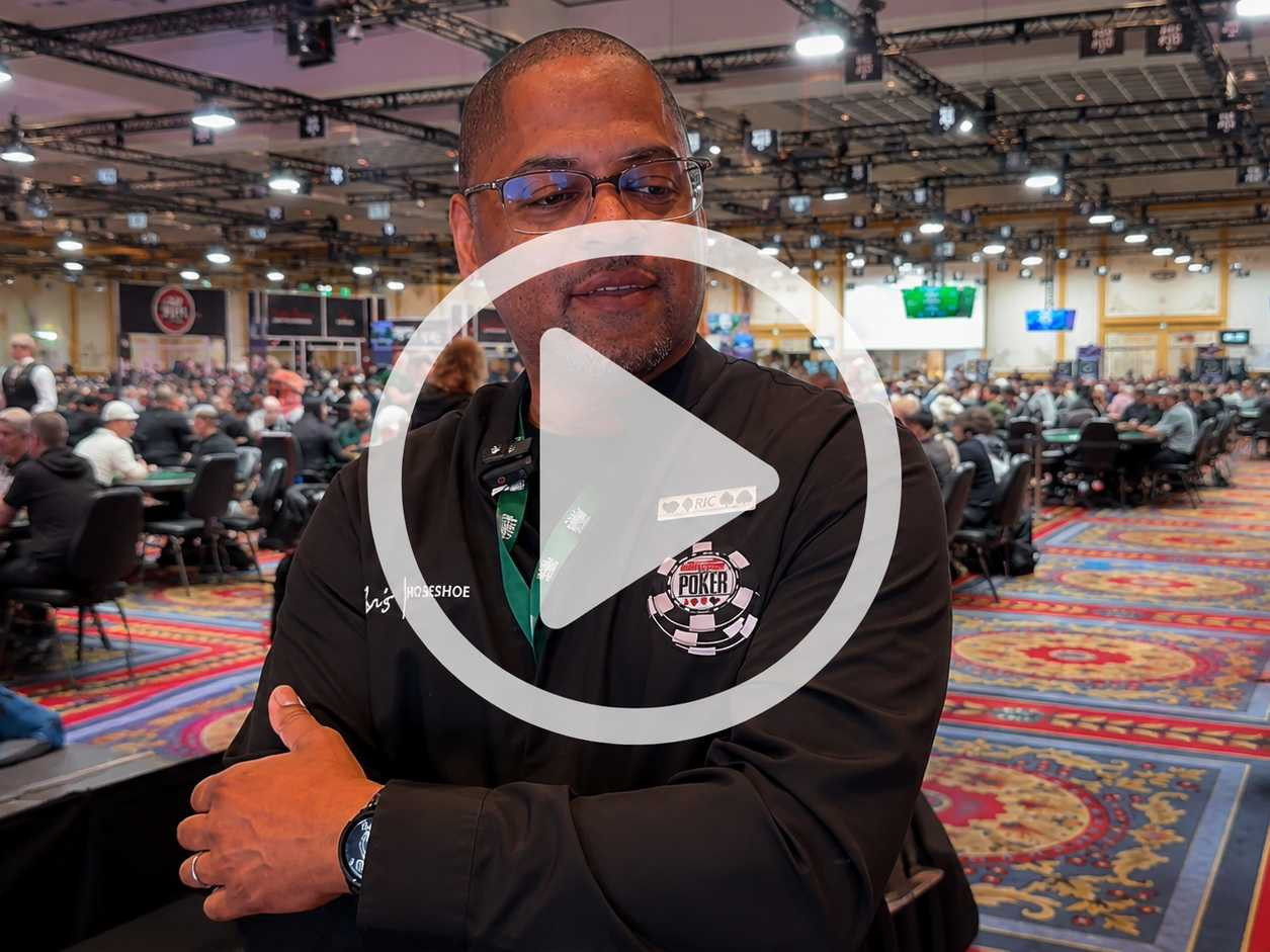 Las WSOP premian a su primer crupier en el nuevo programa de reconocimiento
