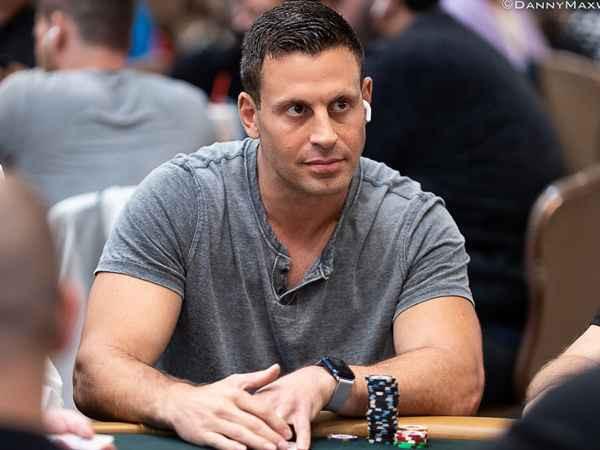 A Garrett Adelstein le crecen los enanos: “Perdí más de 300.000 $ en una partida amañada”